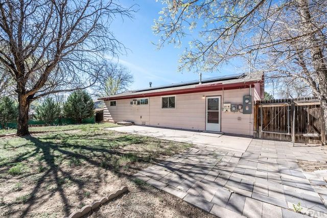 26 Scotland Rd, Pueblo, CO 81001