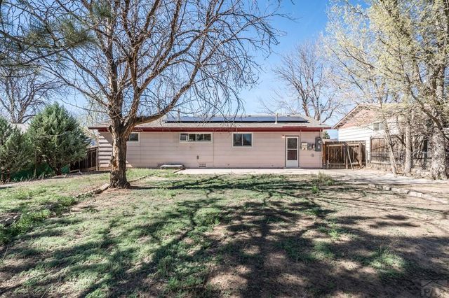 26 Scotland Rd, Pueblo, CO 81001