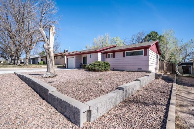 26 Scotland Rd, Pueblo, CO 81001