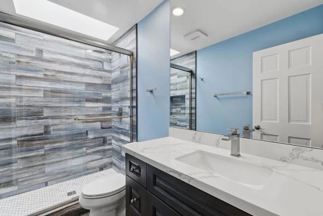 2558 Navarra Drive E, Carlsbad, CA 92009