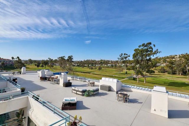 2558 Navarra Drive E, Carlsbad, CA 92009