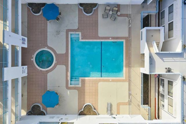 2558 Navarra Drive E, Carlsbad, CA 92009