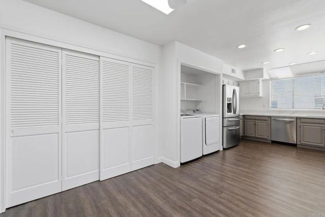 2558 Navarra Drive E, Carlsbad, CA 92009