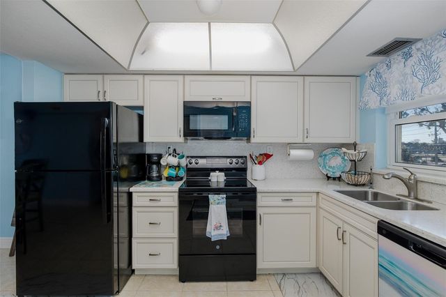 4939 FLORAMAR TERRACE 312, New Port Richey, FL 34652