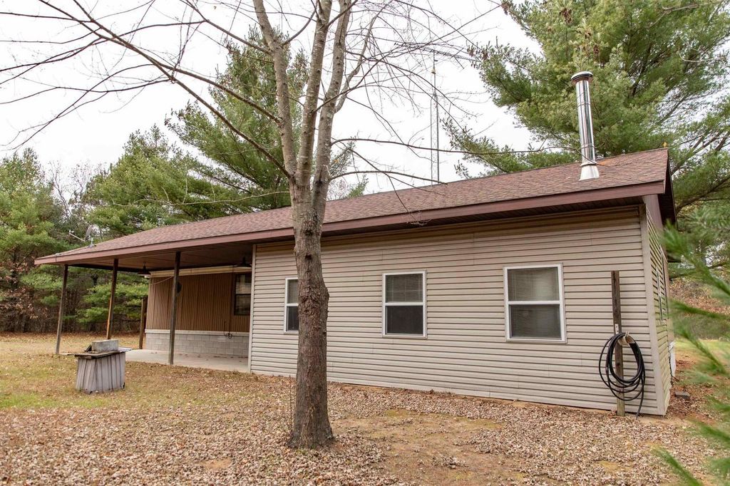 N8604 17th Avenue, Neshkoro, WI 54960