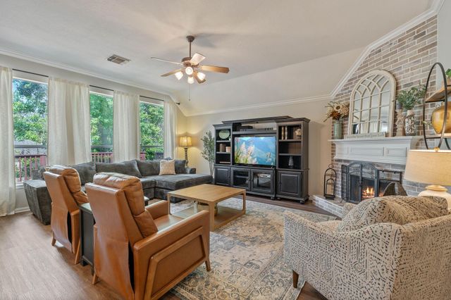 2504 N Yorkchase Lane, Conroe, TX 77304