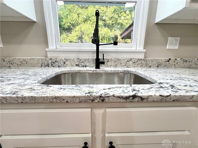 176 Lakeview Drive, Middletown, OH 45044