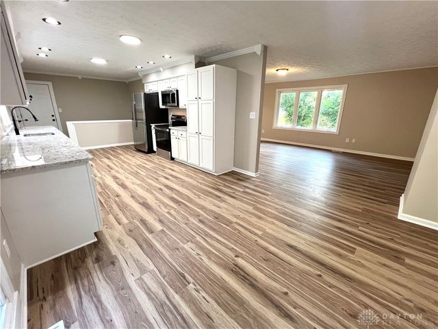 176 Lakeview Drive, Middletown, OH 45044