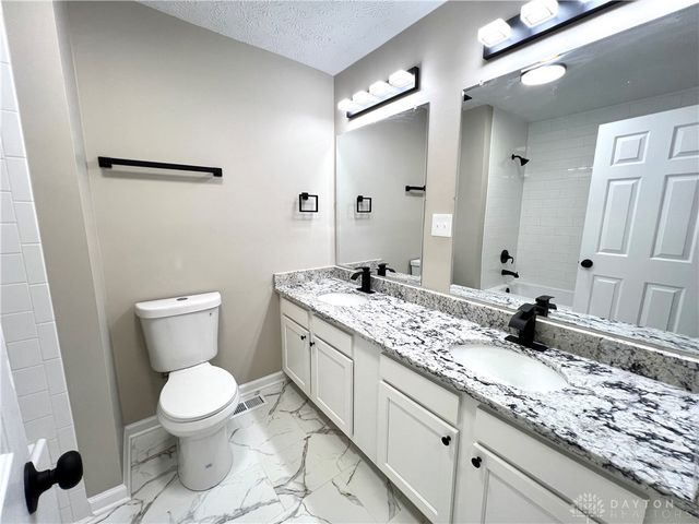 176 Lakeview Drive, Middletown, OH 45044