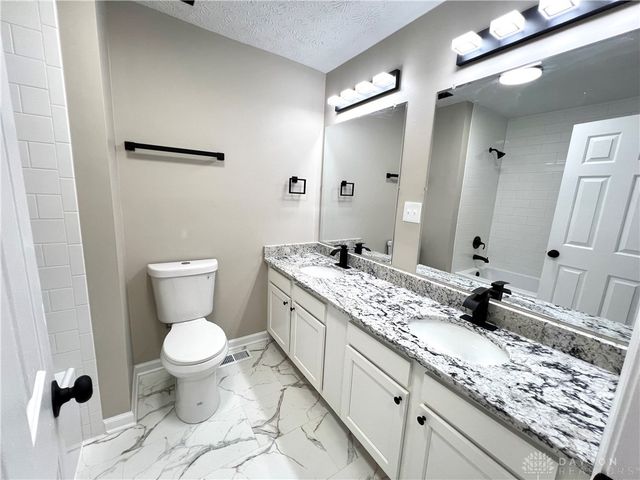 176 Lakeview Drive, Middletown, OH 45044