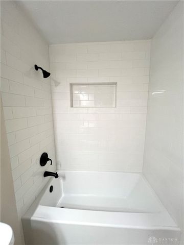 176 Lakeview Drive, Middletown, OH 45044