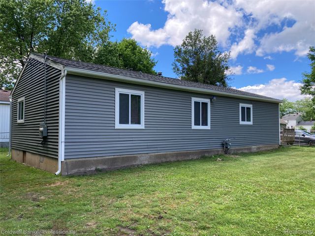 63 Parkdale Avenue, Pontiac, MI 48340