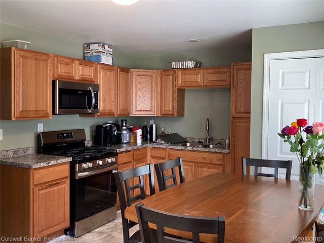 63 Parkdale Avenue, Pontiac, MI 48340