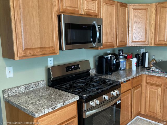 63 Parkdale Avenue, Pontiac, MI 48340