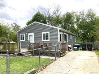 63 Parkdale Avenue, Pontiac, MI 48340