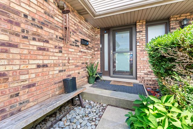 6815 Brementowne Drive, Tinley Park, IL 60477