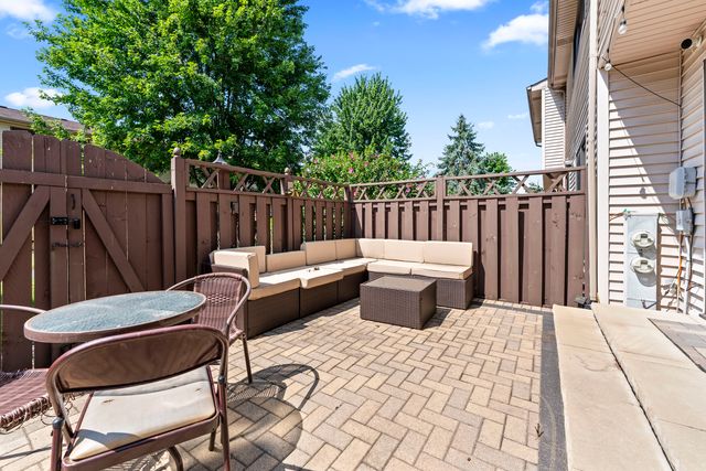 6815 Brementowne Drive, Tinley Park, IL 60477