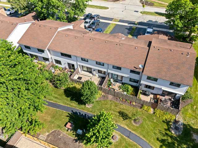 6815 Brementowne Drive, Tinley Park, IL 60477