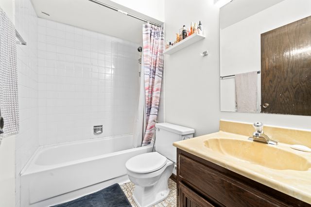 6815 Brementowne Drive, Tinley Park, IL 60477