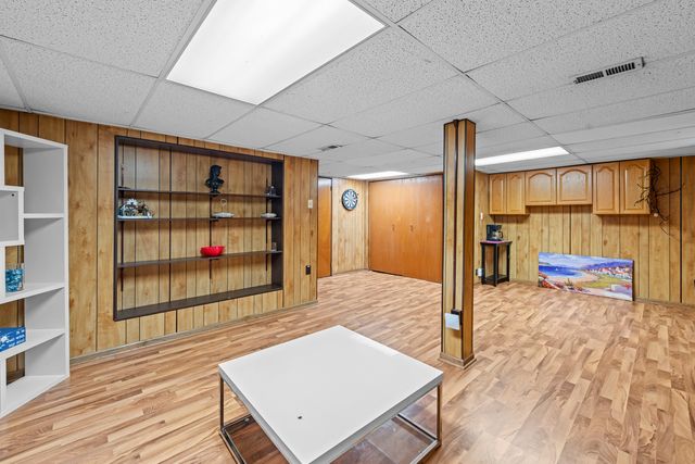 6815 Brementowne Drive, Tinley Park, IL 60477