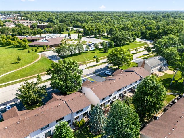 6815 Brementowne Drive, Tinley Park, IL 60477