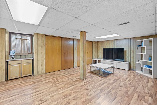 6815 Brementowne Drive, Tinley Park, IL 60477