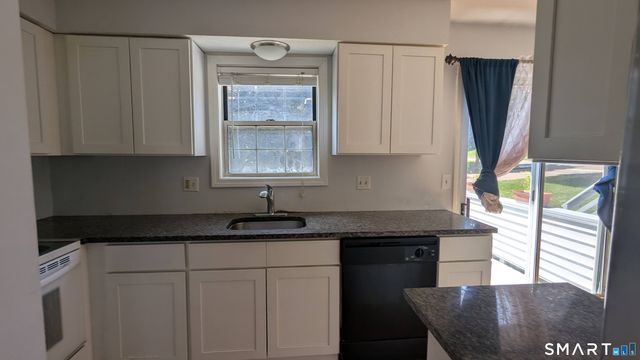 157 Austin Ryer Lane 157, Branford, CT 06405