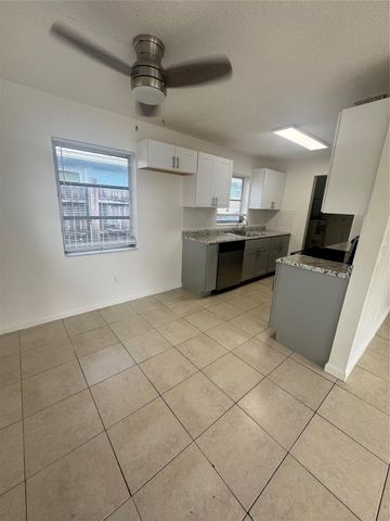 5914 N Haverhill Road, West Palm Beach, FL 33407