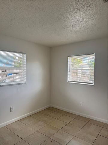 5914 N Haverhill Road, West Palm Beach, FL 33407