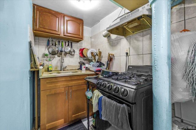 159-20 Highland Avenue, Jamaica, NY 11432