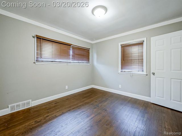 21105 Oxford Avenue, Farmington Hills, MI 48336