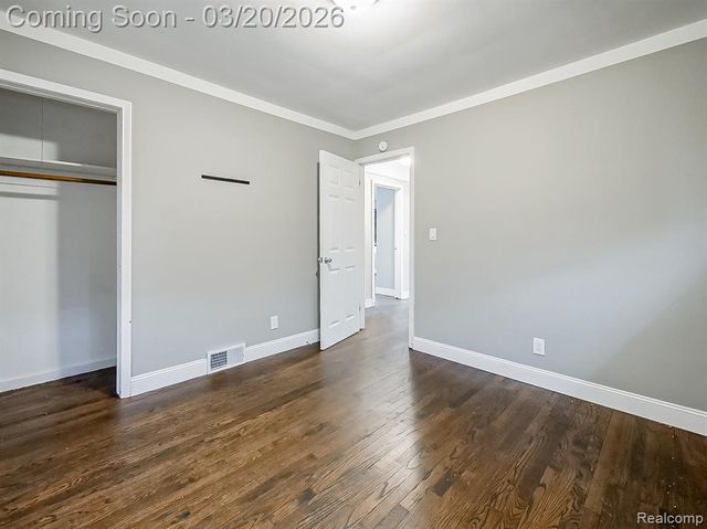 21105 Oxford Avenue, Farmington Hills, MI 48336