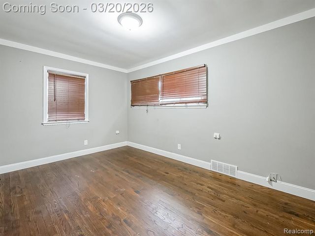 21105 Oxford Avenue, Farmington Hills, MI 48336