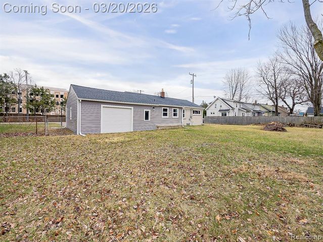 21105 Oxford Avenue, Farmington Hills, MI 48336