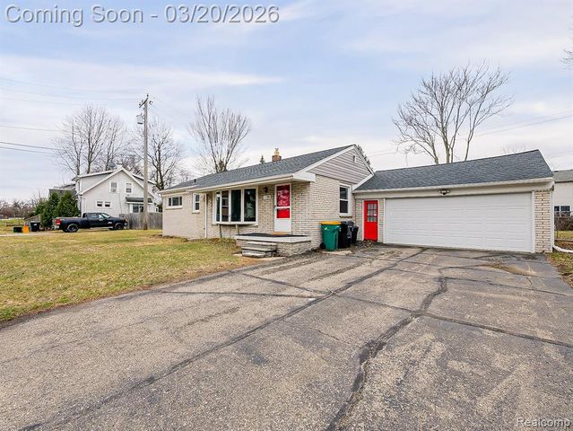 21105 Oxford Avenue, Farmington Hills, MI 48336