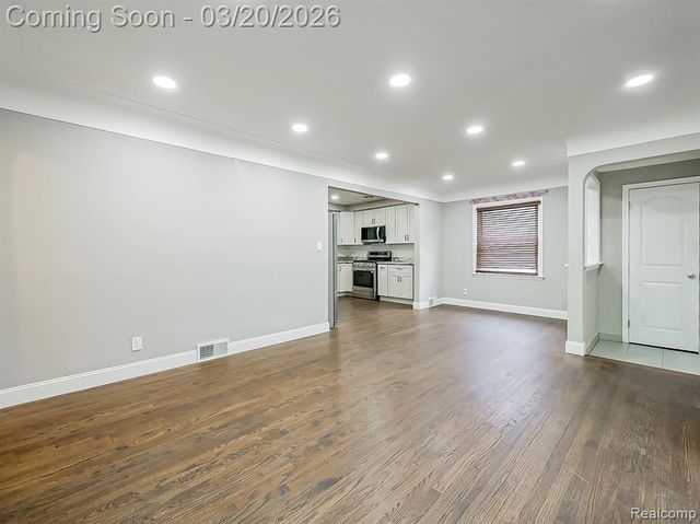 21105 Oxford Avenue, Farmington Hills, MI 48336