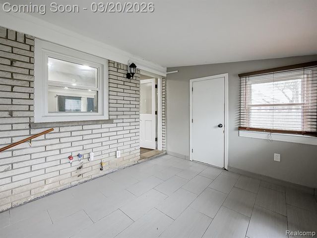 21105 Oxford Avenue, Farmington Hills, MI 48336