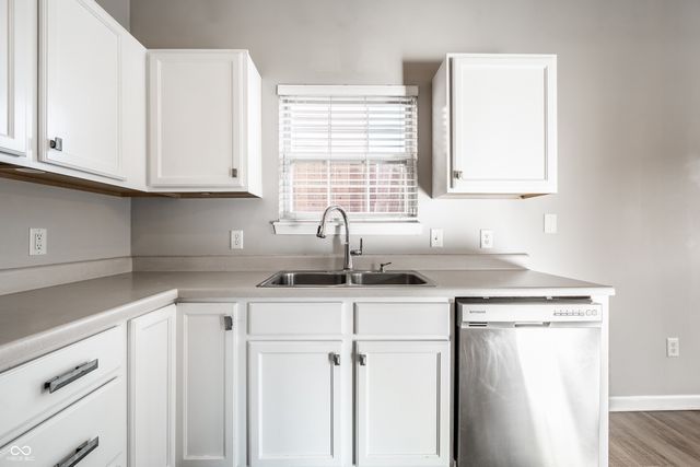 14923 Silver Thorne Way, Carmel, IN 46033