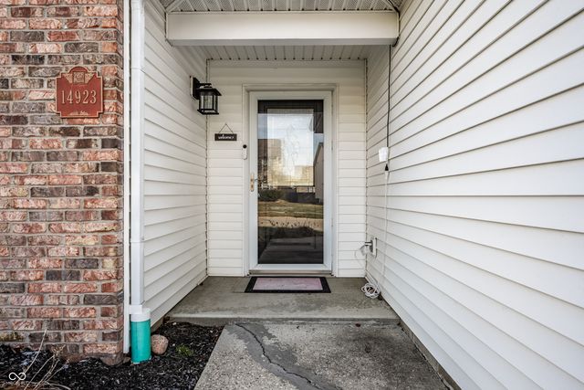 14923 Silver Thorne Way, Carmel, IN 46033