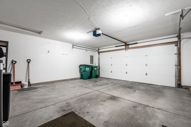 14923 Silver Thorne Way, Carmel, IN 46033