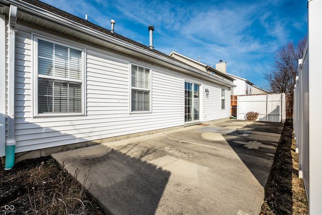 14923 Silver Thorne Way, Carmel, IN 46033