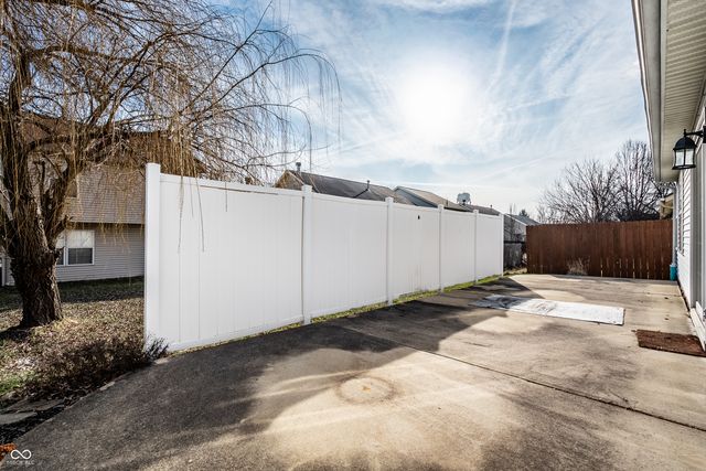 14923 Silver Thorne Way, Carmel, IN 46033