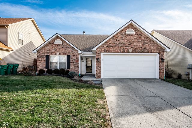14923 Silver Thorne Way, Carmel, IN 46033