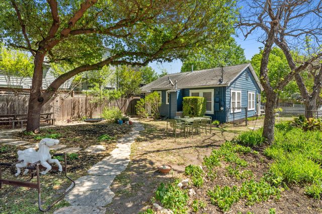 1910 Kinney Ave, Austin, TX 78704