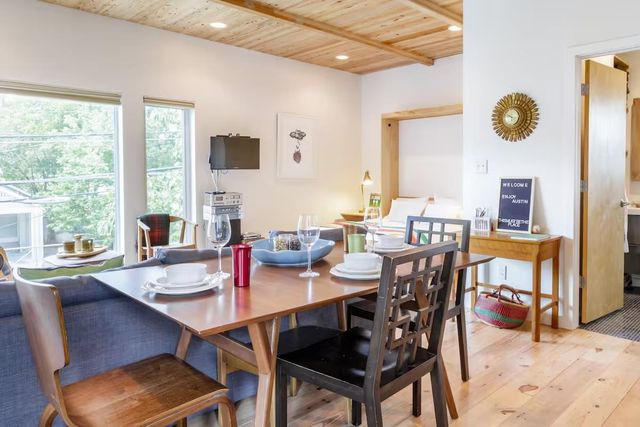 1910 Kinney Ave, Austin, TX 78704