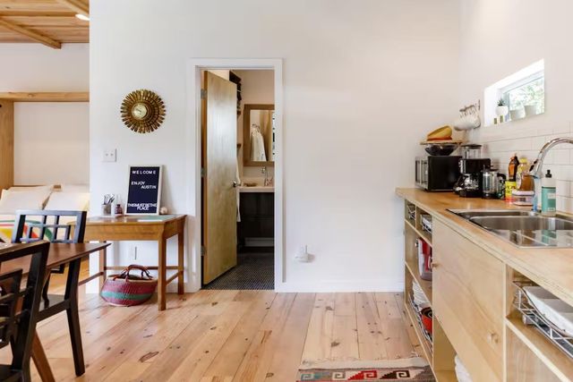 1910 Kinney Ave, Austin, TX 78704