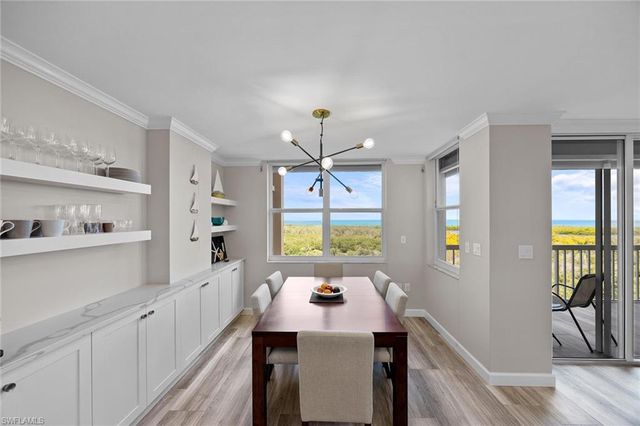 6585 Nicholas BLVD 805, Naples, FL 34108