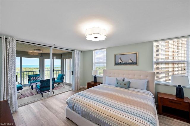6585 Nicholas BLVD 805, Naples, FL 34108