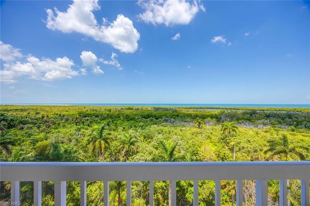 6585 Nicholas BLVD 805, Naples, FL 34108