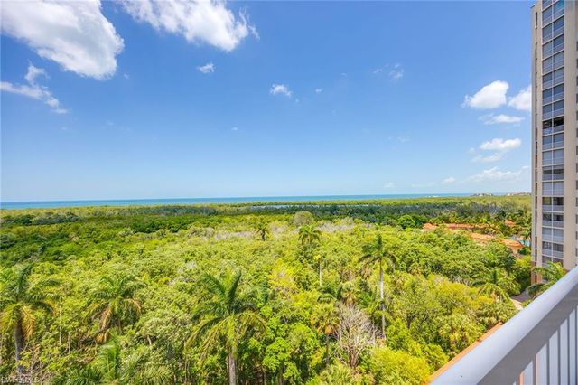 6585 Nicholas BLVD 805, Naples, FL 34108